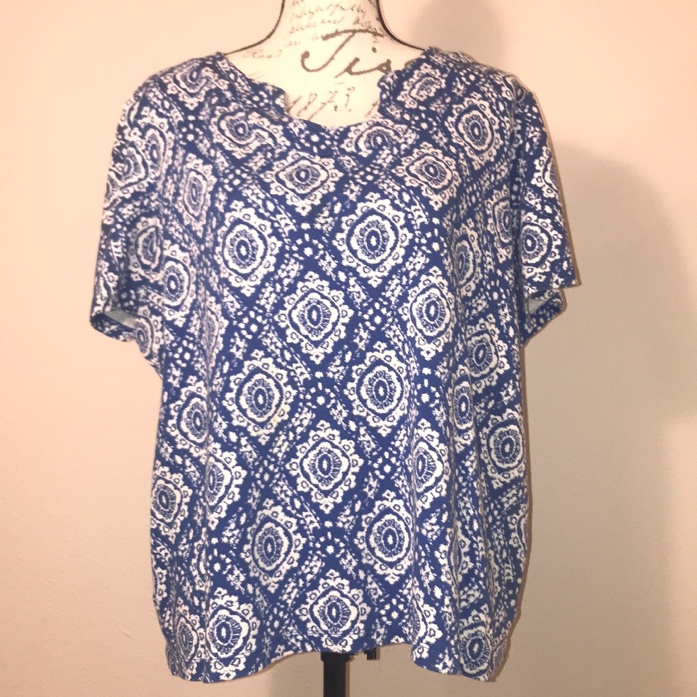 Kim Rogers blue/white t-shirt